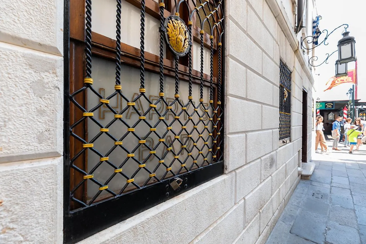 Venice Heaven Apartments San Marco 1 & 2, The Elegant Residence A Stone S Throw From St Mark S Square 0*,  이탈리아