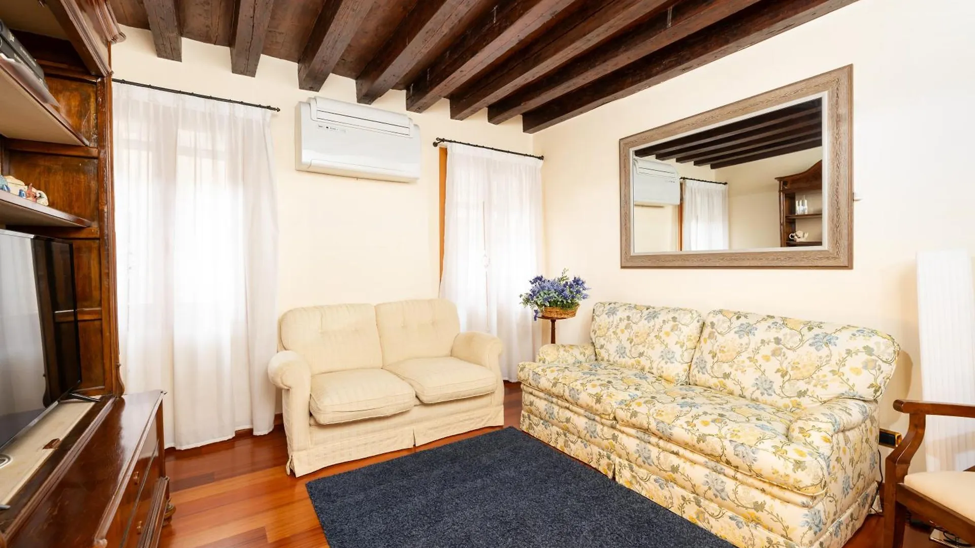 Venice Heaven Apartments San Marco 1 & 2, The Elegant Residence A Stone S Throw From St Mark S Square Italy